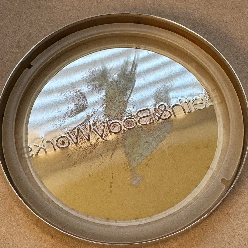 Bath and Body Works Cinnamon Caramel Swirl Three Wick Candle. 14.5 oz/411g - Picture 5 of 5